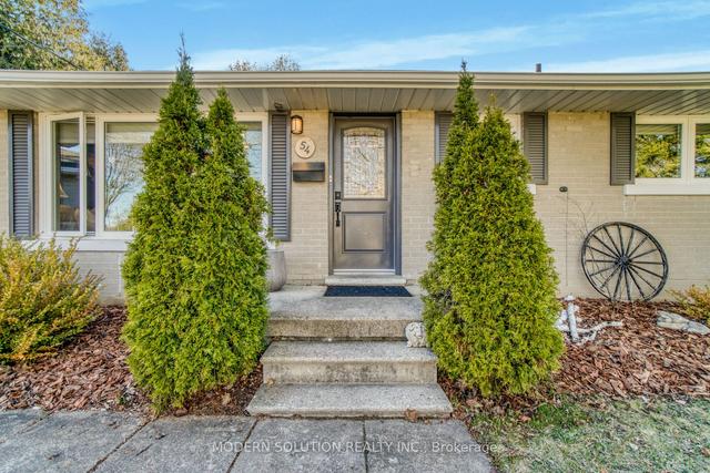 54 Dumbarton St, House detached with 2 bedrooms, 2 bathrooms and 5 parking in Guelph ON | Image 36