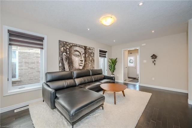 87 Kirvan Drive, House semidetached with 3 bedrooms, 2 bathrooms and 3 parking in Guelph ON | Image 4