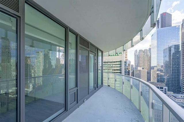 2109 - 197 Yonge St, Condo with 3 bedrooms, 2 bathrooms and 1 parking in Toronto ON | Image 16