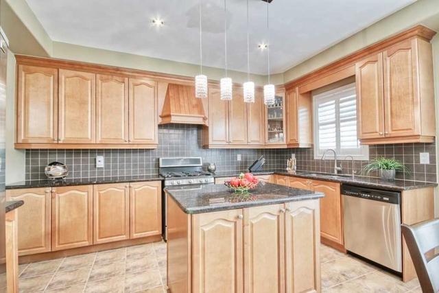 39 Geddington Cres, House detached with 4 bedrooms, 4 bathrooms and 4 parking in Markham ON | Image 5