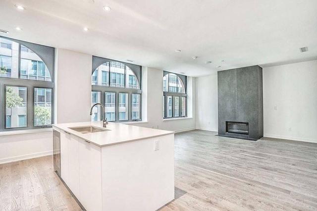 305 - 22 Lombard St, Condo with 2 bedrooms, 2 bathrooms and 1 parking in Toronto ON | Image 12