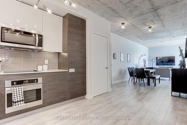 1201 - 210 Simcoe St, Condo with 1 bedrooms, 1 bathrooms and 0 parking in Toronto ON | Image 8
