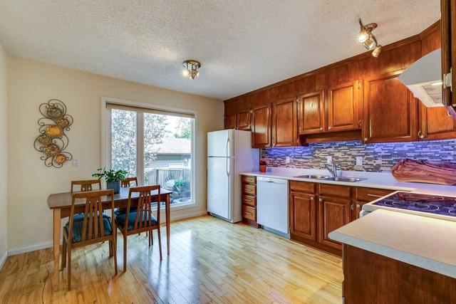 6924 Coach Hill Road Sw, Home with 3 bedrooms, 1 bathrooms and 1 parking in Calgary AB | Image 11