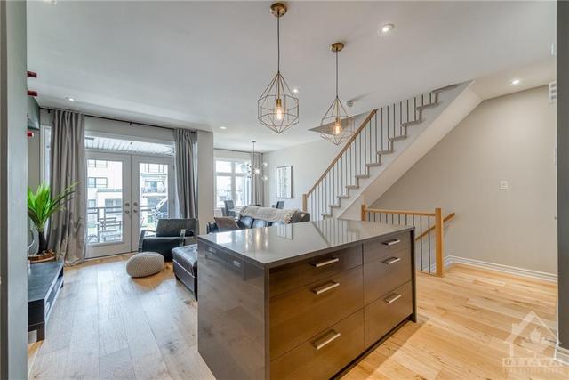 595 Compass Street, Townhouse with 2 bedrooms, 2 bathrooms and 3 parking in Ottawa ON | Image 9