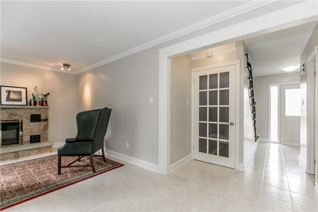 772 Ajyn Crt, House detached with 3 bedrooms, 2 bathrooms and 4 parking in Mississauga ON | Image 9