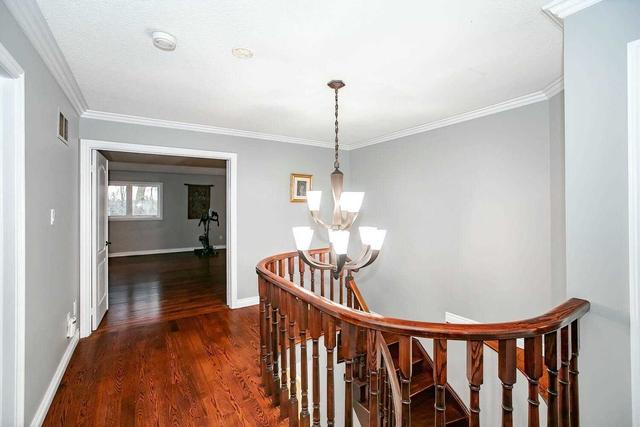 16 Viewmount Cres, House detached with 4 bedrooms, 4 bathrooms and 7 parking in Brampton ON | Image 10