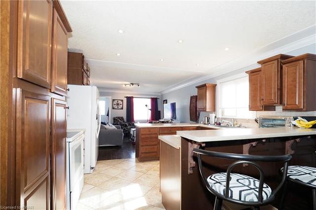 221 Vanier Drive, House detached with 12 bedrooms, 7 bathrooms and 10 parking in Kitchener ON | Image 4