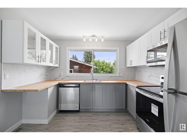 8330 164 St Nw, House detached with 5 bedrooms, 2 bathrooms and 4 parking in Edmonton AB | Image 9