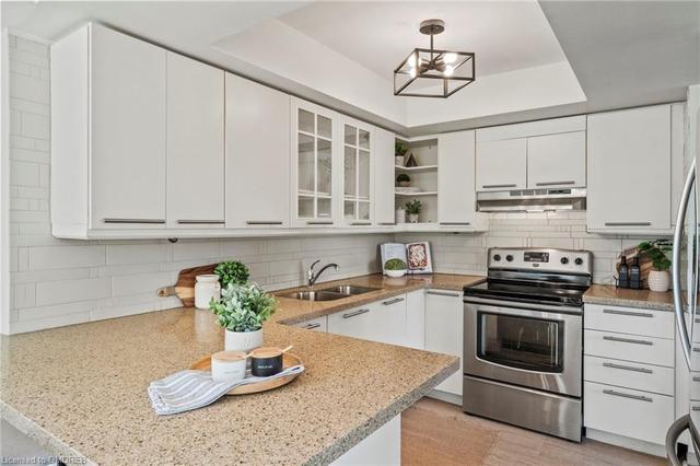 306 - 45 Kingsbridge Garden Circle, House attached with 2 bedrooms, 2 bathrooms and 1 parking in Mississauga ON | Image 7
