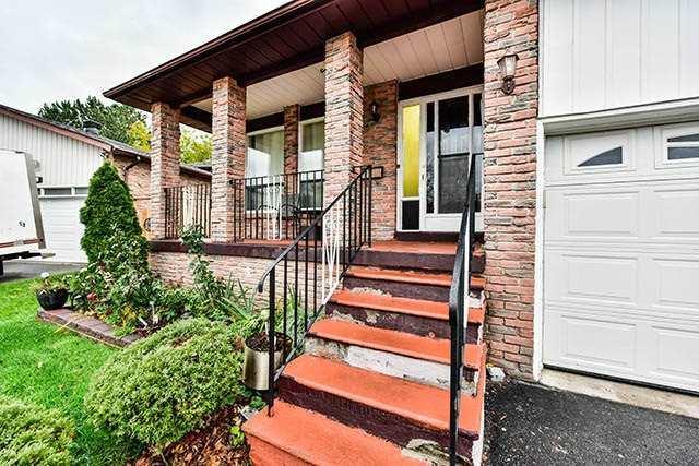 11 Fireside Dr, House detached with 3 bedrooms, 5 bathrooms and 3 parking in Toronto ON | Image 3