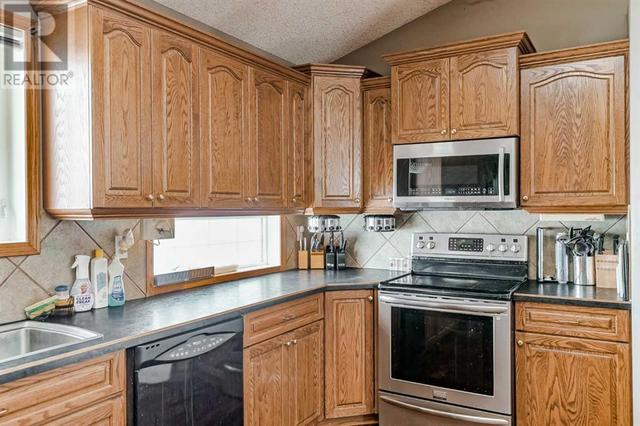 241063 Alberta 24, House detached with 4 bedrooms, 3 bathrooms and 6 parking in Wheatland County AB | Image 11