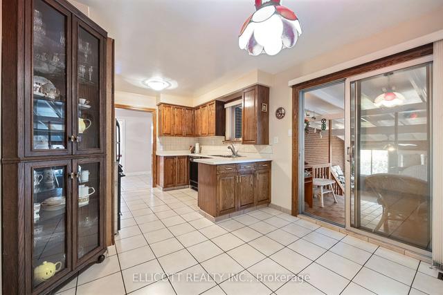 27 Woodbank Rd, House detached with 3 bedrooms, 3 bathrooms and 4 parking in Toronto ON | Image 17