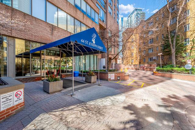 2108 - 44 St Joseph St, Condo with 1 bedrooms, 1 bathrooms and 1 parking in Toronto ON | Image 12