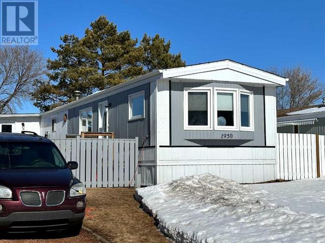 1950 5 Avenue, House other with 3 bedrooms, 1 bathrooms and 2 parking in Wainwright AB | Image 1