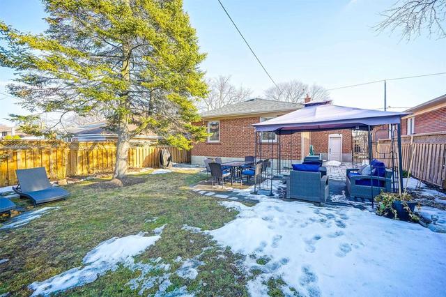 66 Greenfield Dr, House detached with 3 bedrooms, 2 bathrooms and 3 parking in Toronto ON | Image 28