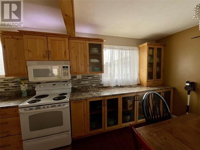 4 Valleyview Place, House detached with 4 bedrooms, 2 bathrooms and 2 parking in Tumbler Ridge BC | Image 4