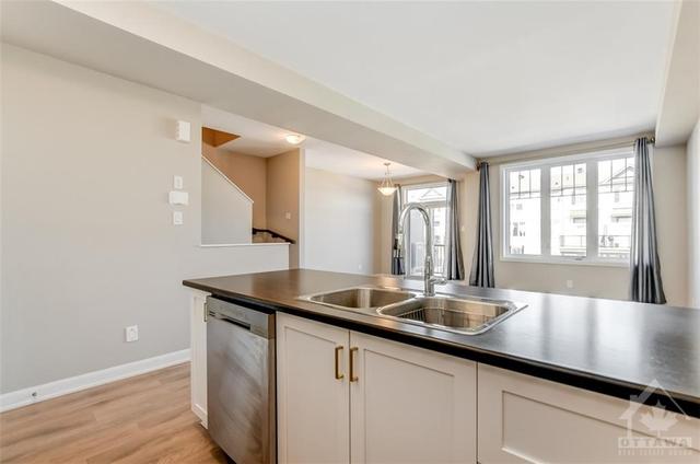 903 Lixnaw Court, Townhouse with 2 bedrooms, 2 bathrooms and 2 parking in Ottawa ON | Image 17