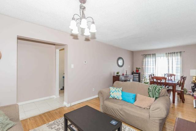 263 Fleetwood Cres, Townhouse with 4 bedrooms, 2 bathrooms and 1 parking in Brampton ON | Image 7