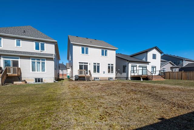 648 Halloway Dr, House detached with 4 bedrooms, 4 bathrooms and 4 parking in Kingston ON | Image 12