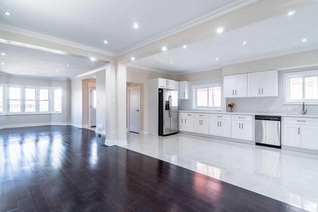 95 Rosslyn Ave S, House detached with 4 bedrooms, 3 bathrooms and 5 parking in Hamilton ON | Image 9