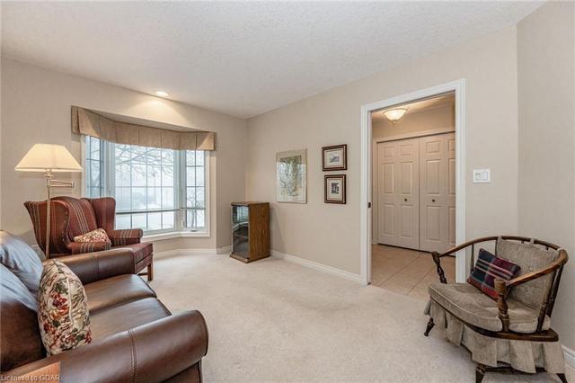 61 Parkside Drive, House detached with 3 bedrooms, 2 bathrooms and 4 parking in Guelph ON | Image 27