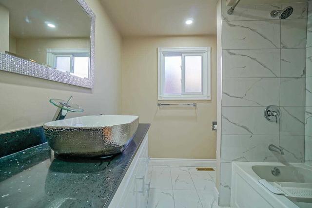 40 Hudson Dr, House detached with 4 bedrooms, 4 bathrooms and 6 parking in Brampton ON | Image 14