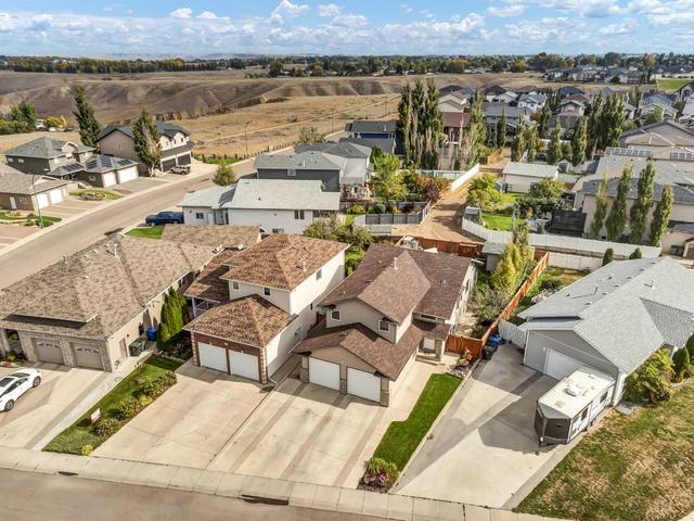 84 Sunset Crescent Sw, House detached with 4 bedrooms, 3 bathrooms and 2 parking in Medicine Hat AB | Image 2