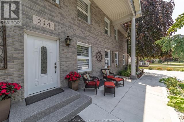 224 Caruhel, House detached with 5 bedrooms, 3 bathrooms and null parking in Lakeshore ON | Image 4