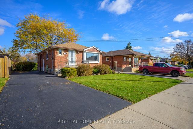 781 Ninth Ave, House detached with 3 bedrooms, 2 bathrooms and 4 parking in Hamilton ON | Image 12