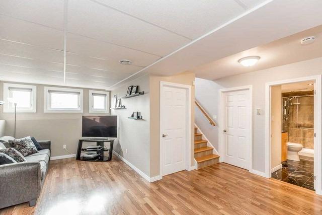 54 Leslie Ave, House detached with 2 bedrooms, 2 bathrooms and 5 parking in Barrie ON | Image 22