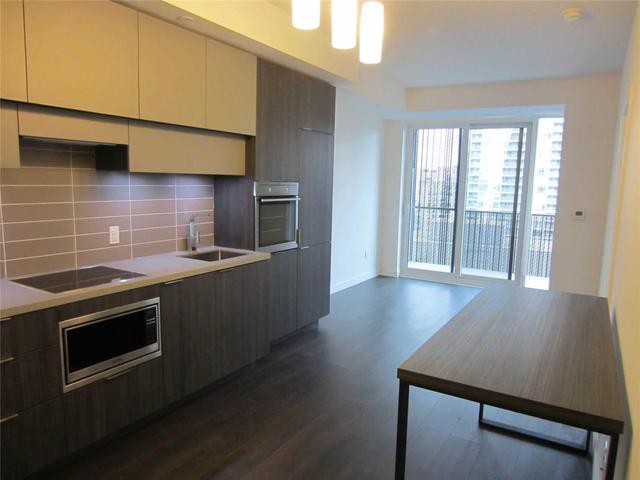 1001 - 8 Eglinton Ave E, Condo with 1 bedrooms, 2 bathrooms and 1 parking in Toronto ON | Image 2