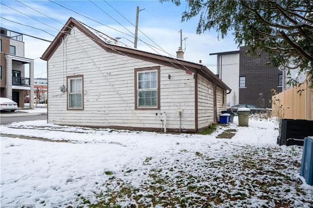 4 Spring Street, House detached with 2 bedrooms, 1 bathrooms and 2 parking in Brantford ON | Image 14