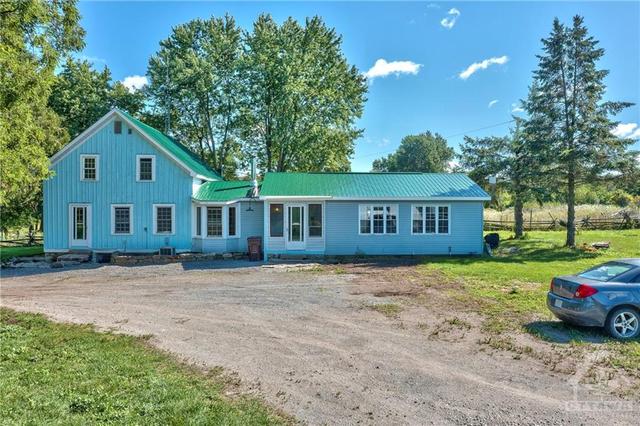 565 Kitley 8 Line, House detached with 4 bedrooms, 3 bathrooms and 10 parking in Elizabethtown Kitley ON | Image 4