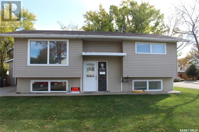 530 7th Avenue W, House detached with 4 bedrooms, 2 bathrooms and null parking in Shaunavon SK | Image 1