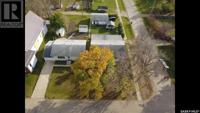 205 Oak Street, House detached with 3 bedrooms, 2 bathrooms and null parking in Porcupine Plain SK | Image 3