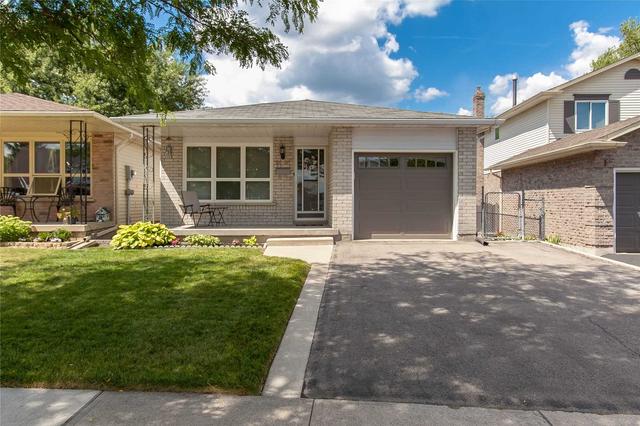 2405 Malcolm Cres, House detached with 3 bedrooms, 2 bathrooms and 3 parking in Burlington ON | Image 1