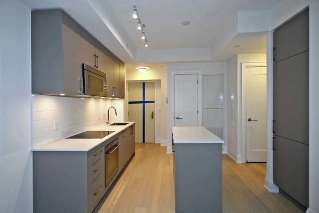 1005 - 88 Cumberland St, Condo with 1 bedrooms, 1 bathrooms and 0 parking in Toronto ON | Image 2