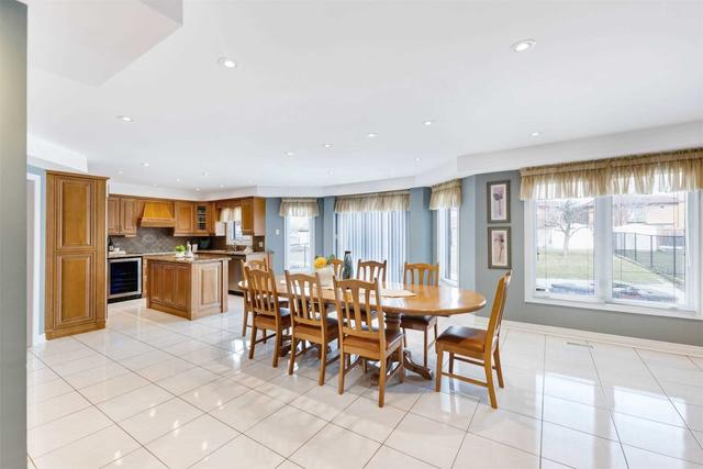 41 Antonia Crt, House detached with 4 bedrooms, 4 bathrooms and 8 parking in Vaughan ON | Image 4
