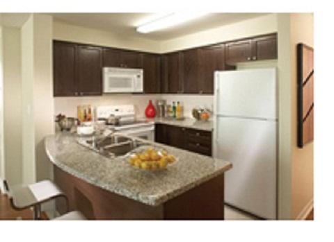 lph06 - 5 Michael Power Pl, Condo with 1 bedrooms, 1 bathrooms and 1 parking in Toronto ON | Image 4
