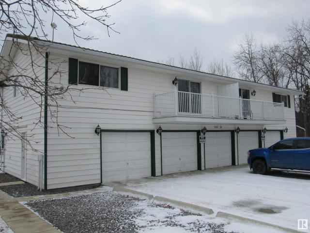 5307 49 Av, House detached with 10 bedrooms, 6 bathrooms and null parking in Barrhead AB | Image 4
