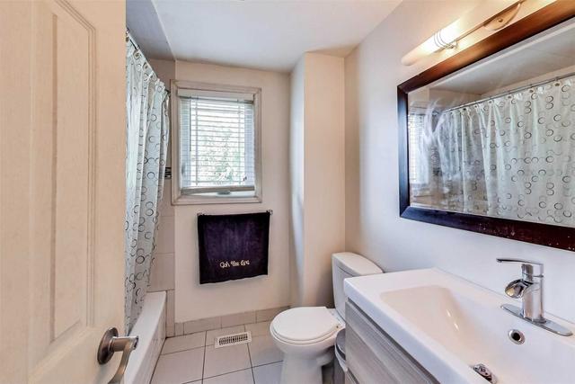 84 Trott Sq, House semidetached with 3 bedrooms, 2 bathrooms and 3 parking in Toronto ON | Image 10