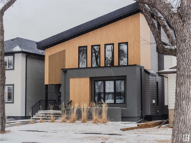 9706 75 Av Nw, House detached with 6 bedrooms, 4 bathrooms and null parking in Edmonton AB | Image 1