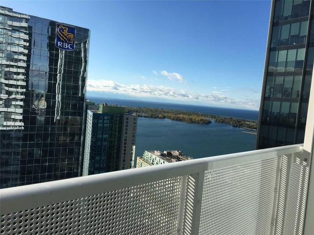 3907 - 100 Harbour St, Condo with 1 bedrooms, 1 bathrooms and null parking in Toronto ON | Image 5
