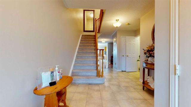 81 Timbertop Cres, House attached with 3 bedrooms, 3 bathrooms and 3 parking in Brampton ON | Image 12