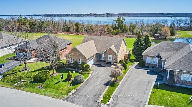 10 Crescent Moon Lane, House detached with 2 bedrooms, 3 bathrooms and 8 parking in Kawartha Lakes ON | Image 27