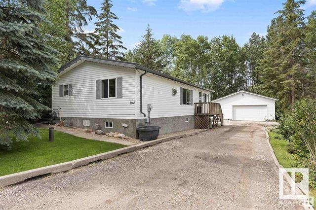 302 3 St, House detached with 3 bedrooms, 2 bathrooms and null parking in Lac Ste. Anne County AB | Card Image
