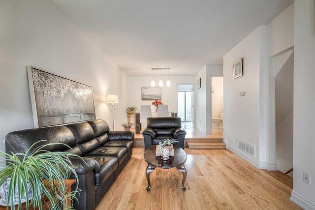 3 - 10 Reidmount Ave, Townhouse with 3 bedrooms, 2 bathrooms and 2 parking in Toronto ON | Image 22