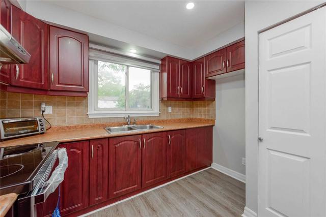 33 - 41 Nadia Pl, Townhouse with 3 bedrooms, 3 bathrooms and 1 parking in Oakville ON | Image 2