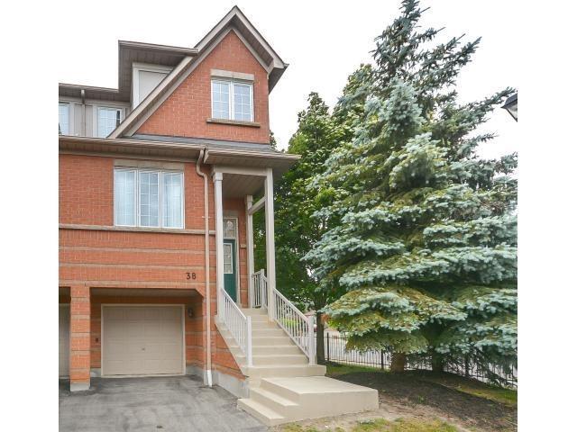 th38 - 38 Fairview Rd W, Townhouse with 3 bedrooms, 3 bathrooms and 1 parking in Mississauga ON | Image 1