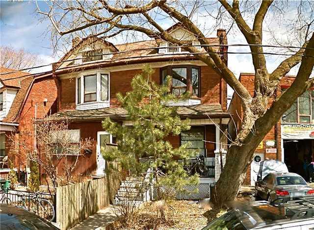 81 Perth Ave, House semidetached with 3 bedrooms, 3 bathrooms and null parking in Toronto ON | Image 2